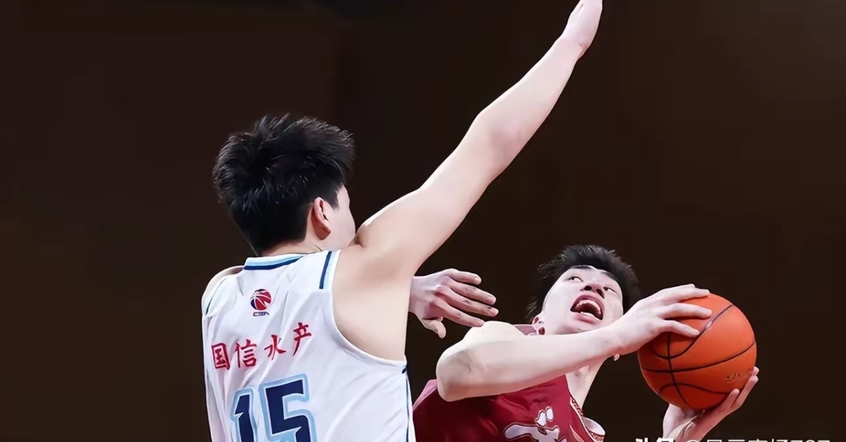 浙江队鏖战四川队，福克斯状态火热