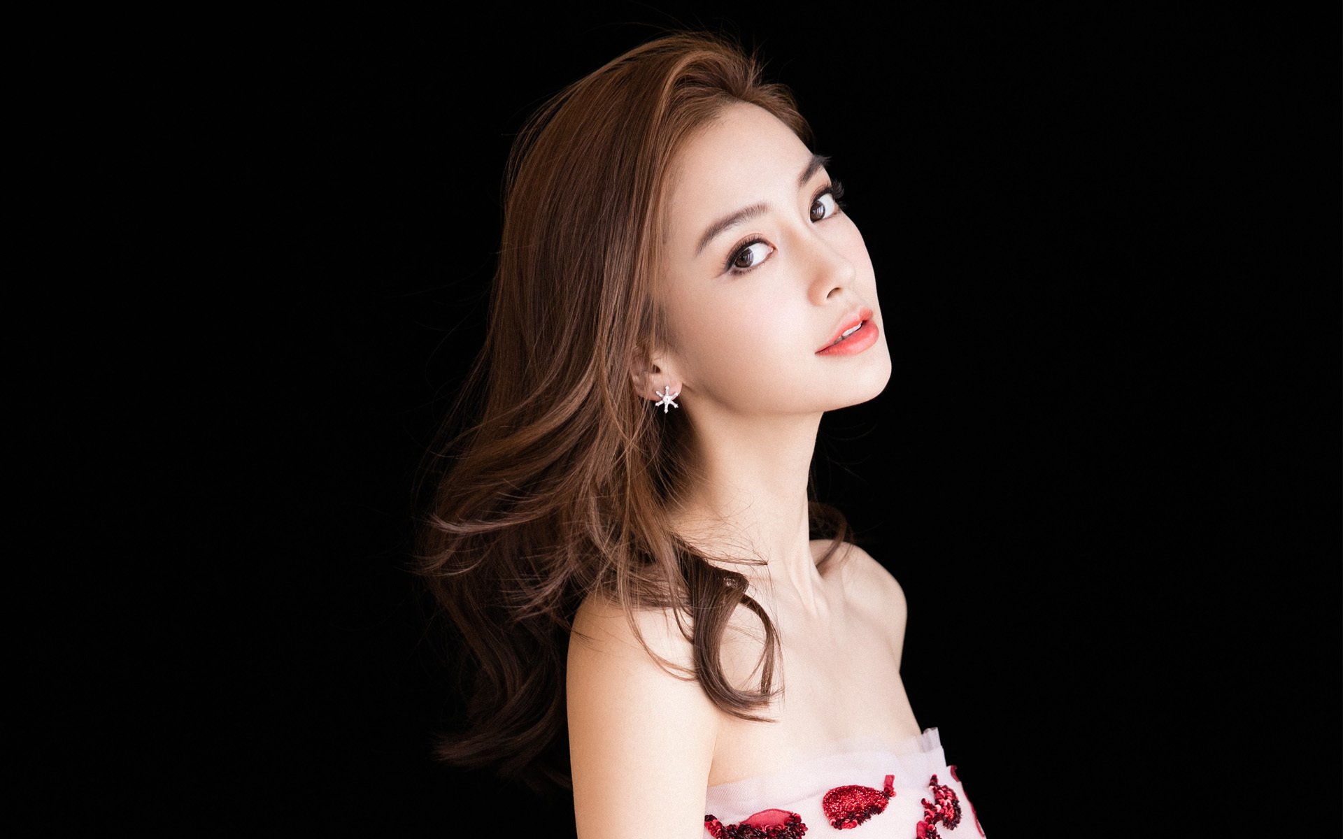 极速狂飙与绿茵博弈，里昂引擎如何冲垮葡萄牙防线