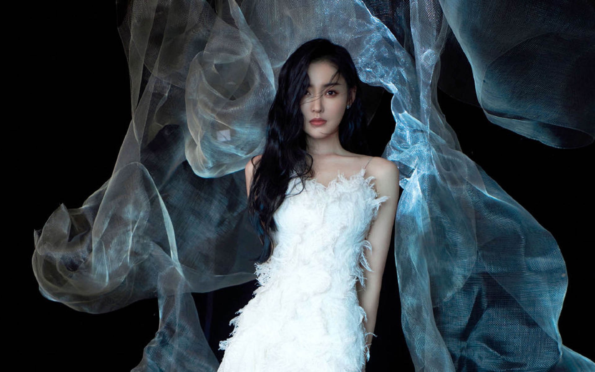 体育的璀璨双城记，德甲争冠白热化，尼克斯逆境晋级铸就传奇